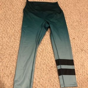 High waist Airbrush Capri Yoga Pants